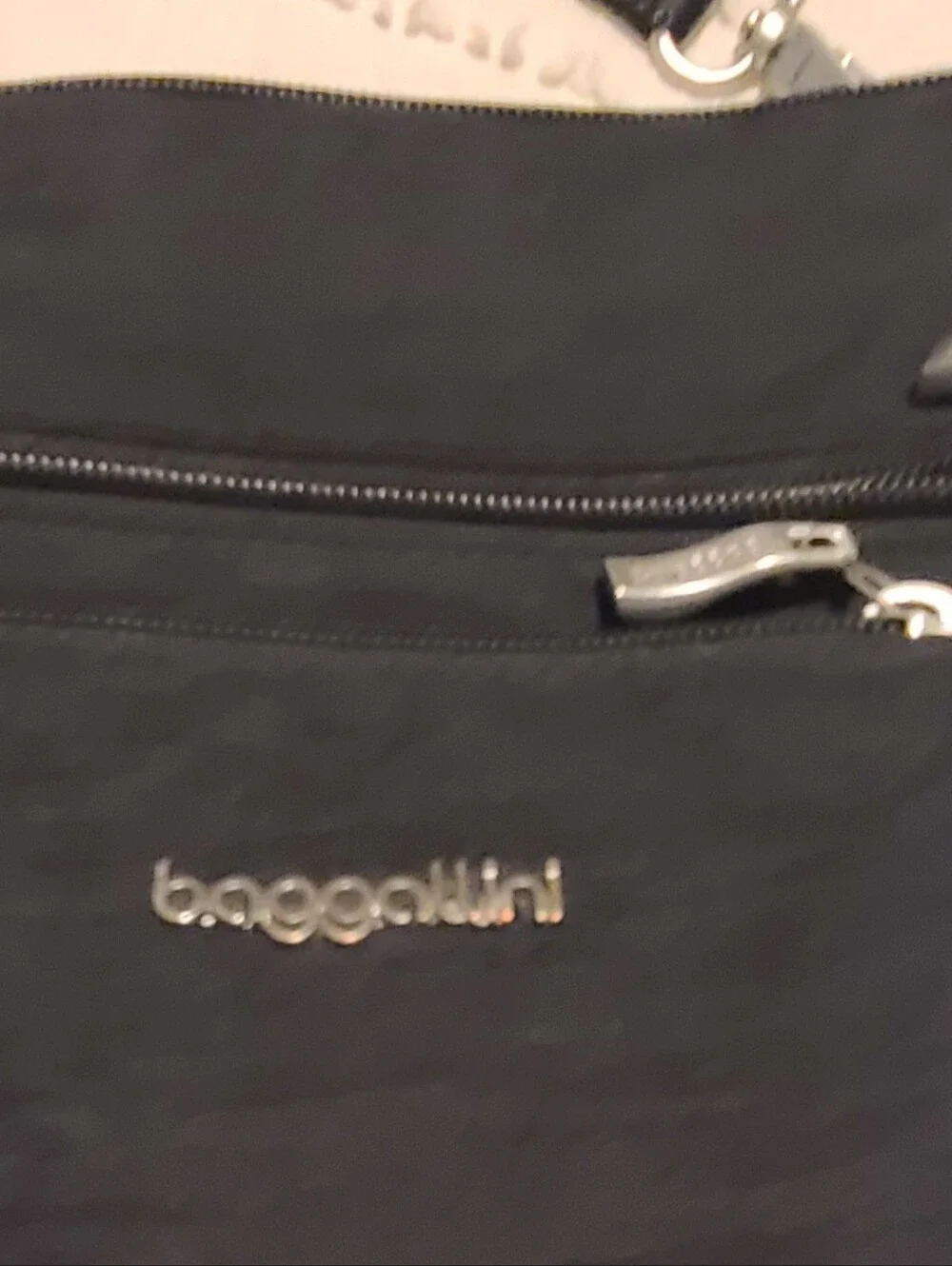 Baggallini Black Crossbody Bag Zip Closure Lined Inner & Outer Pockets